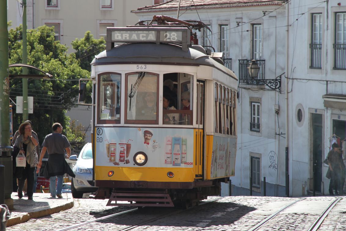 Lissabons berühmte Linie 28 in der Alfama